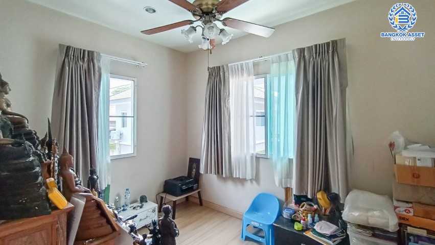 *****บ้านเดี่ยวมือสองย่านกรุงเทพฯ ม.เดอะแพลนท์ ซิมพลีส รามคำแหง หลังมุม! เนื้อที่เยอะจัดเต็มถึง 57 ตร.ว. ครบครันทุกฟังก์ชัน 4 ห้องนอน 3 ห้องน้ำ 2 ที่จอดรถ บนทำเลเข้าเมืองง่าย ใกล้เดอะมอลล์ รามคำแหง และทางด่วน "ศรีรัช" พลาดไม่ได้เด็ดขาด